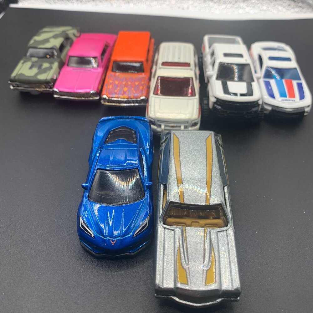 8ct 1:64 Hot Wheels Assorted Chevy Diecast Vehicles SELLING AS IS